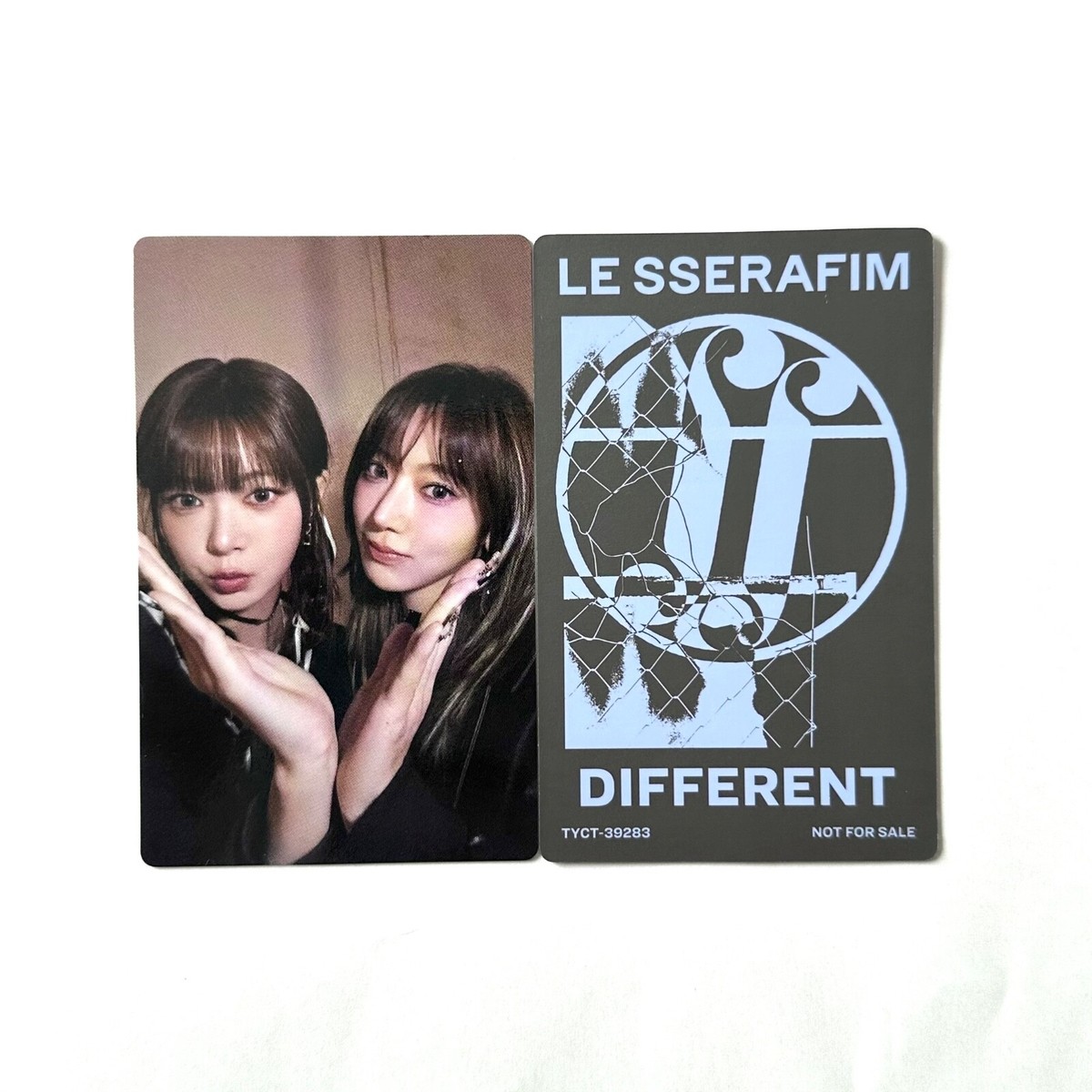 LE SSERAFIM] DIFFERENT / Limited Edition OFFBEAT CLOVE Photocard