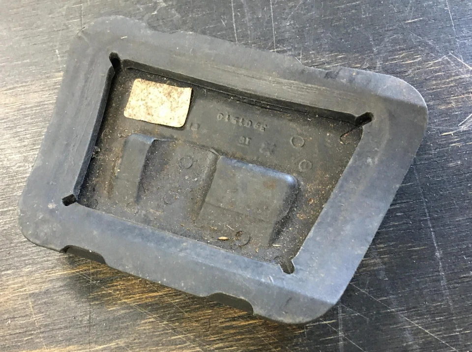 Pastilla de pedal embrague freno camión Chevrolet 1960-1972 3901510 chevy gm Foto 3 de 4