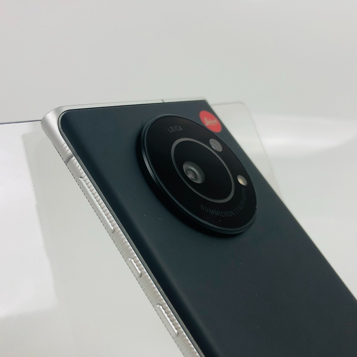 Leica Leitz Phone 1 LP-01 Softbank Sharp 256GB Black Silver Leica Leitz Phone 1 LP-01 Softbank Sharp 256GB Black Silver