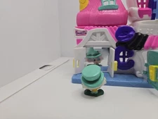 Disney Doorables Series Alice In Wonderland Playset Mad Hatter Tea Shop Incomple