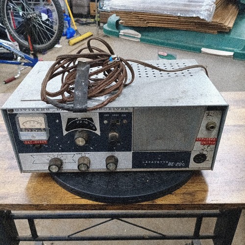 VTG LAFAYETTE HE-20C CB TRANSCEIVER PARTS OR RESTORATION  POWER ON RARE 