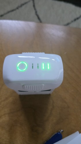Genuine DJI Phantom 4 Intelligent Flight Battery 19 Charges - Picture 3 of 7