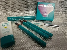 Pick : Thrive Causemetics  Blush And Highlighter Powder Duo or Thrive eyeshadow