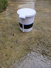 Small White Step Trash Can w/ Foot Pedal & Removable Inner Bucket – Bathroom Off