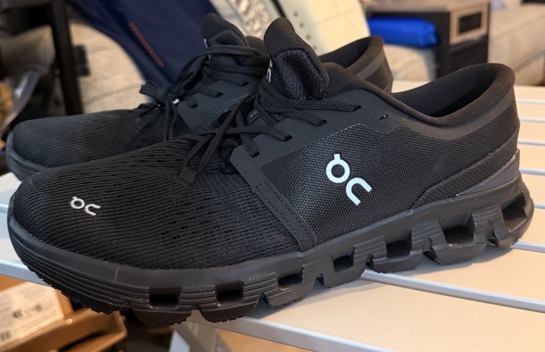 Size 11 - ON Cloud X 4 Black Eclipse - image 1