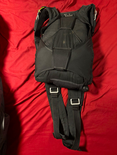 Complete Skydiving Rig - Vector II: Main 190 Reserve 210