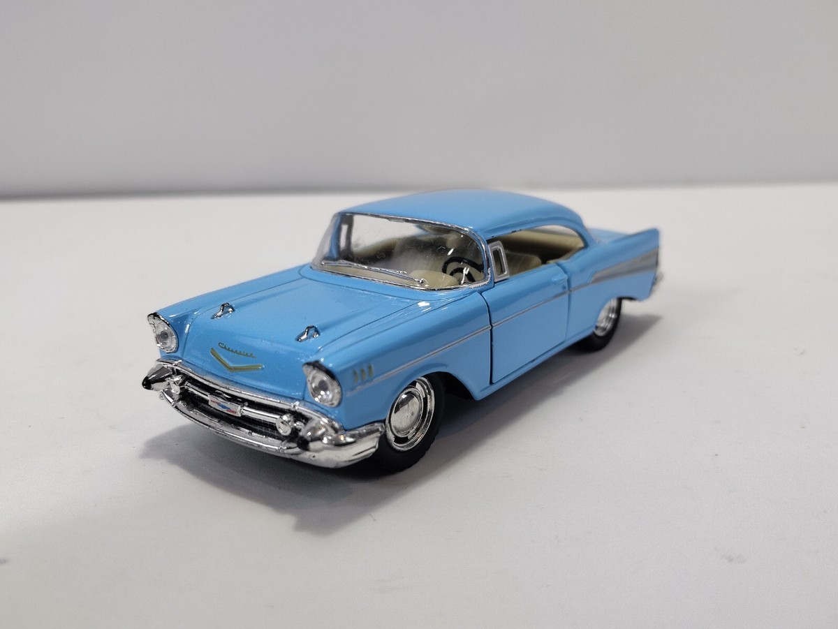 ダイキャストカーCHEVROLET 1957BEL AIR Amazon.com: KiNSMART 1957 Chevy Bel Air Coupe Classic Taxi