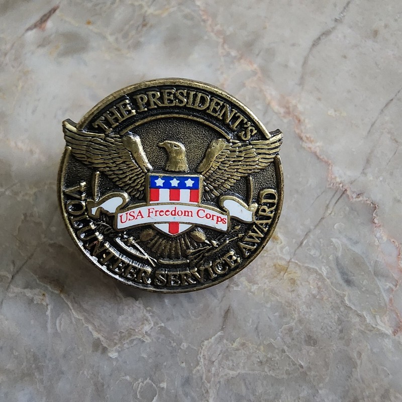 USA Freedom Corps The President’s Volunteer Service Award Lapel Pin .75”Dia 