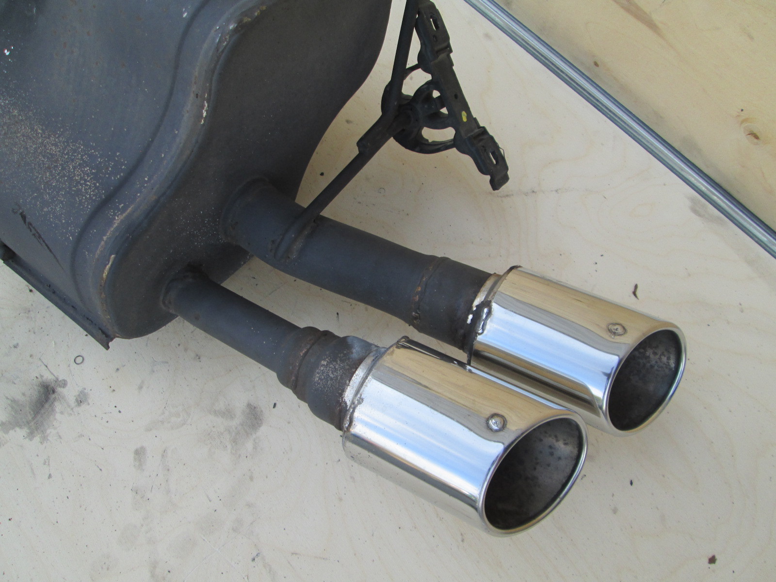 Maserati Quattroporte  - RH  Muffler - Part # 201253