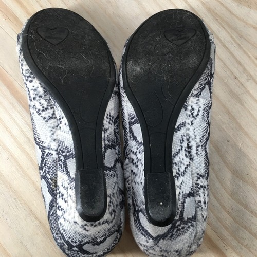 Rocket Dog Shoes Womens 7.5 M Snake Pattern Slip On Ballet Flats White Fabric - Picture 11 of 16