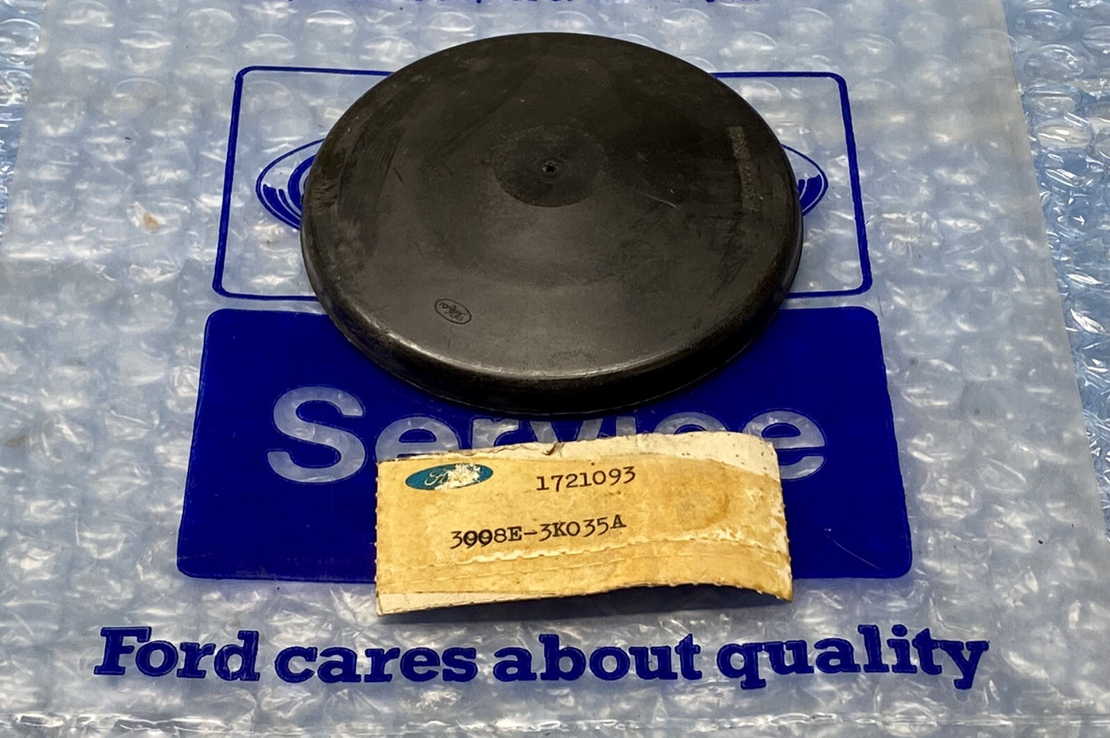 ZEPHYR ZODIAC MK4 MKIV GENUINE FORD NOS FRONT SUSPENSION STRUT TOP DUST