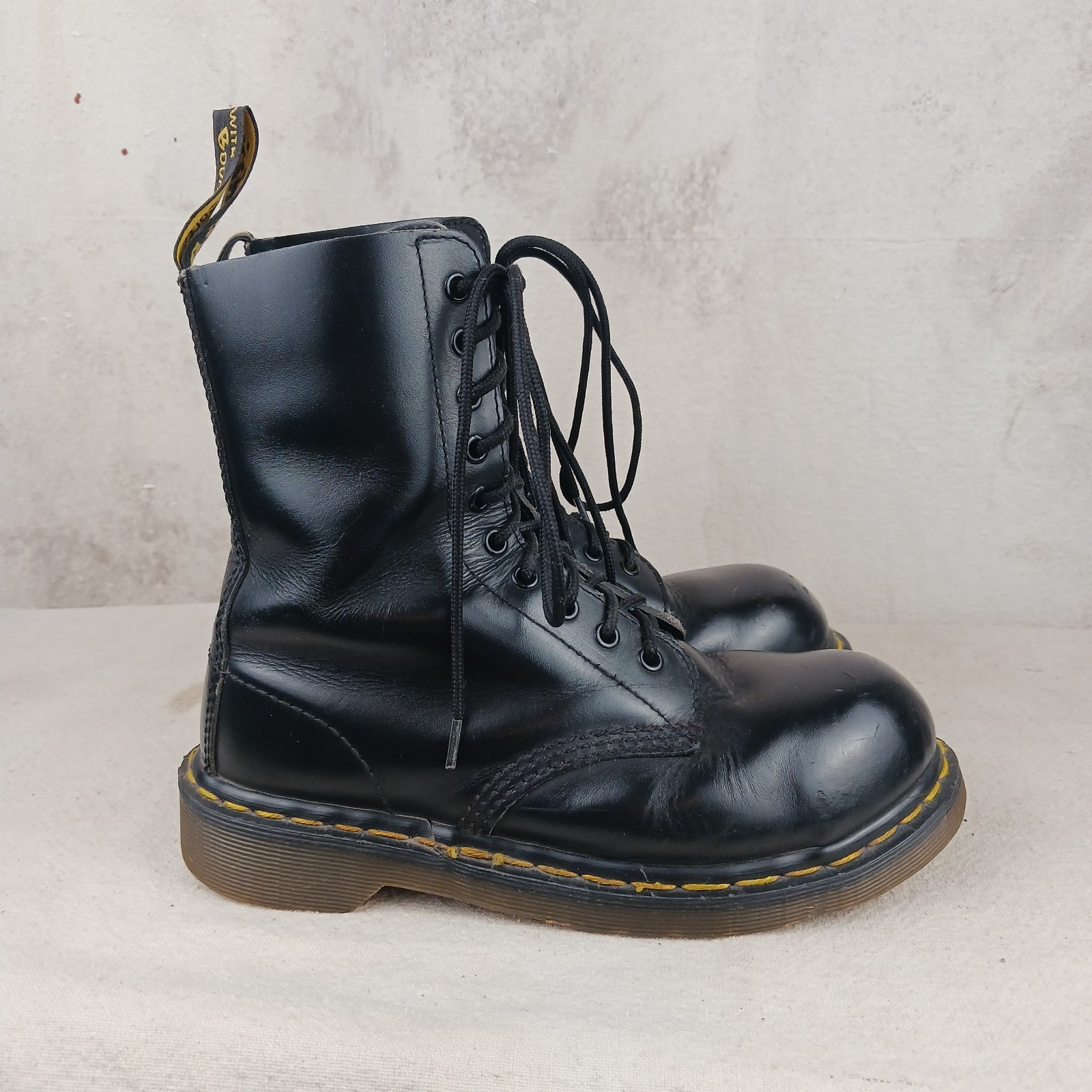 Vintage Doc Martens Combat Boots Women's Size 6 Made In England thumbnail 2