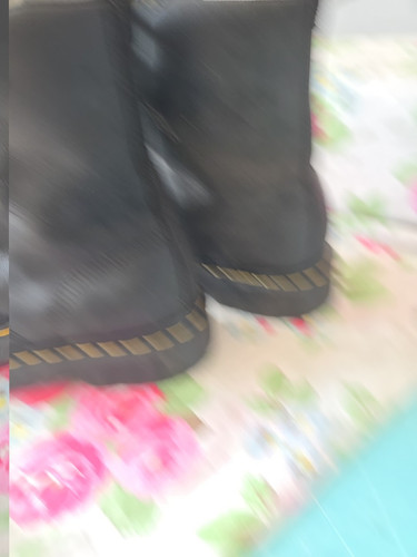 Dr. Martens 1460 W WP Waterproof Drywair Black Lace Up Doc Boots Women’s Size 6 - Picture 6 of 11