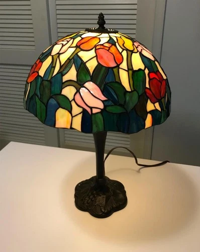 Vintage Tiffany Style Stained Glass Table Desk Lamp - 20"x14" - tulip design