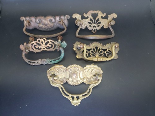 Lot 5 Antique Reclaimed Victorian Brass Cabinet Drawer Pulls Lot 304 - Picture 2 of 10