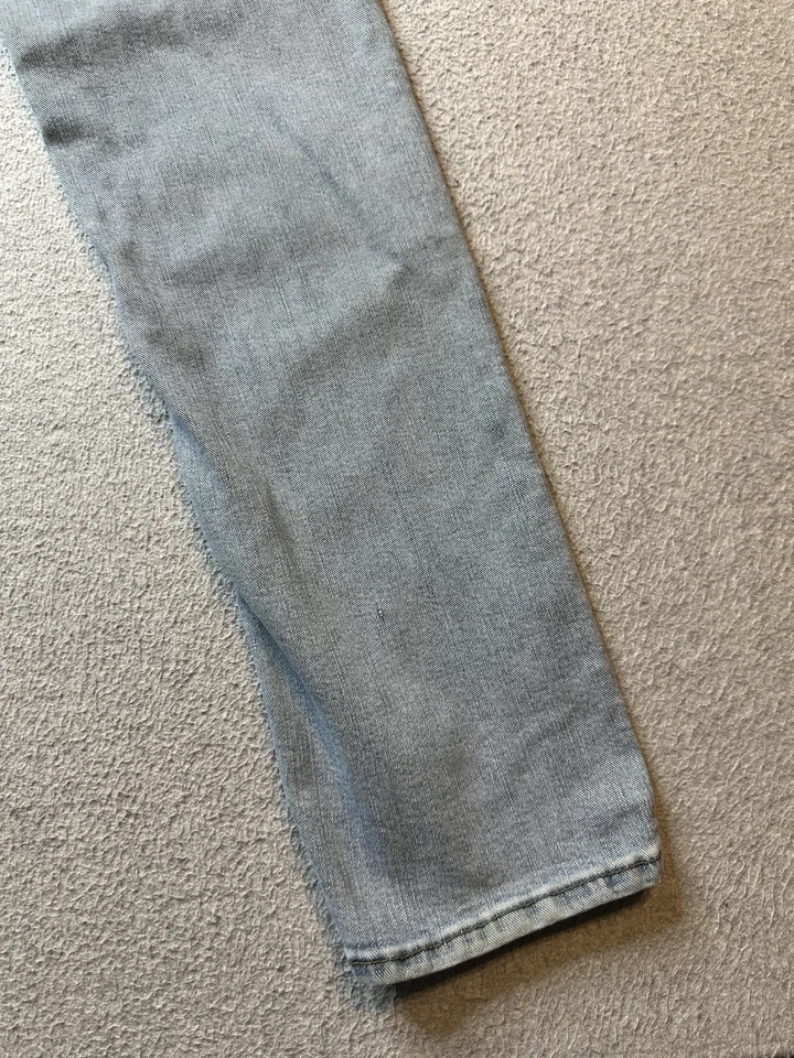 Pantalones de mezclilla Denizen From Levis para hombre 32x32 (31x30) lavado claro 216 calce ajustado Foto 3 de 4