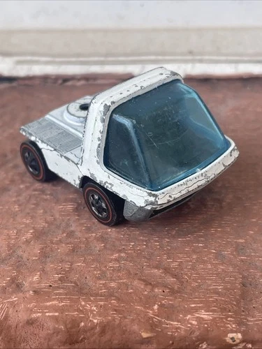 Hot Wheels Redline 1971 Heavyweights Racer Rig HK White Enamel Racing Team Truck