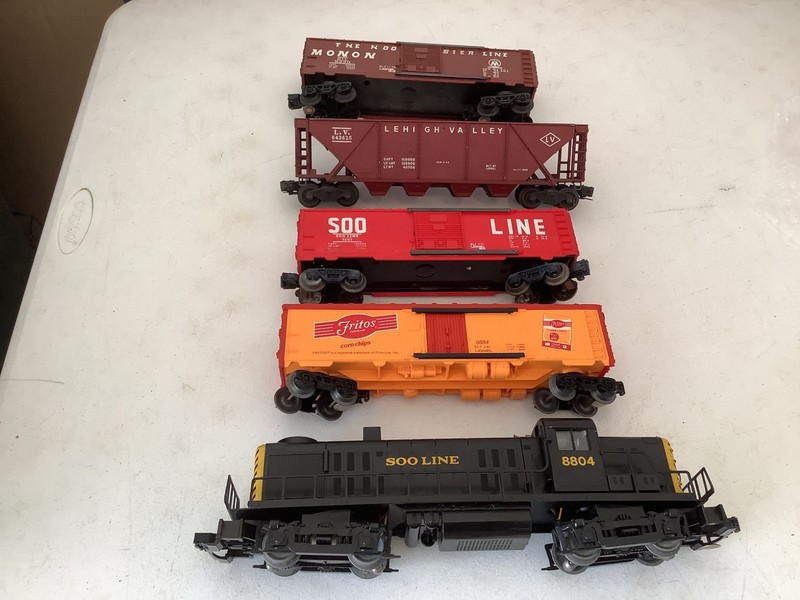 LIONEL #8804 SWITCHER WITH FREIGHT CARS/TESTED / LN!!!