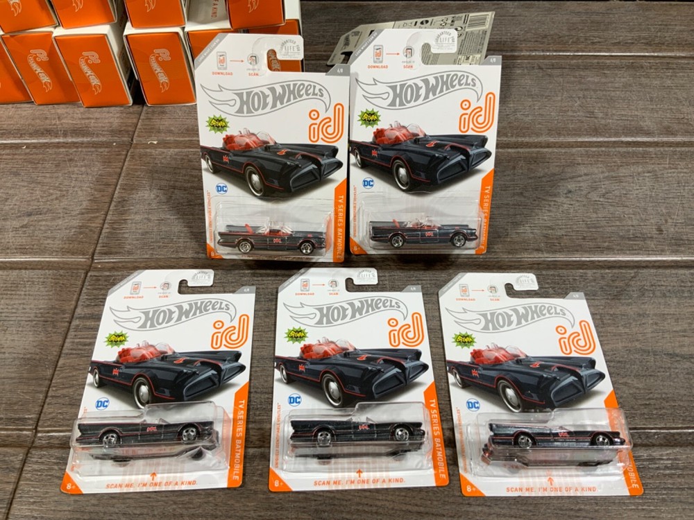 HOT WHEELS ID CHASE TV SERIES BATMOBILE