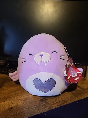 Squishmallows Winnie Walrus 7'' Purple Valentines 2023 mit Herzen Squishmallow