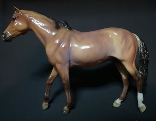 BREYER HORSE #1820 GLOSSY Vicki Wilson’s KENTUCKY Collector Club Model HTF!! - Picture 2 of 10