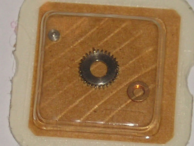 Pièce Détachée IWC Pour Mouvement - Roue De Couronne + Noyau + Vis - Référence 420 423 5423 - Neuf De Stock (NOS)