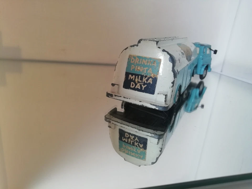 Cisterna latte unità trattore Corgi Major Toys Bedford - Immagine 3 di 4