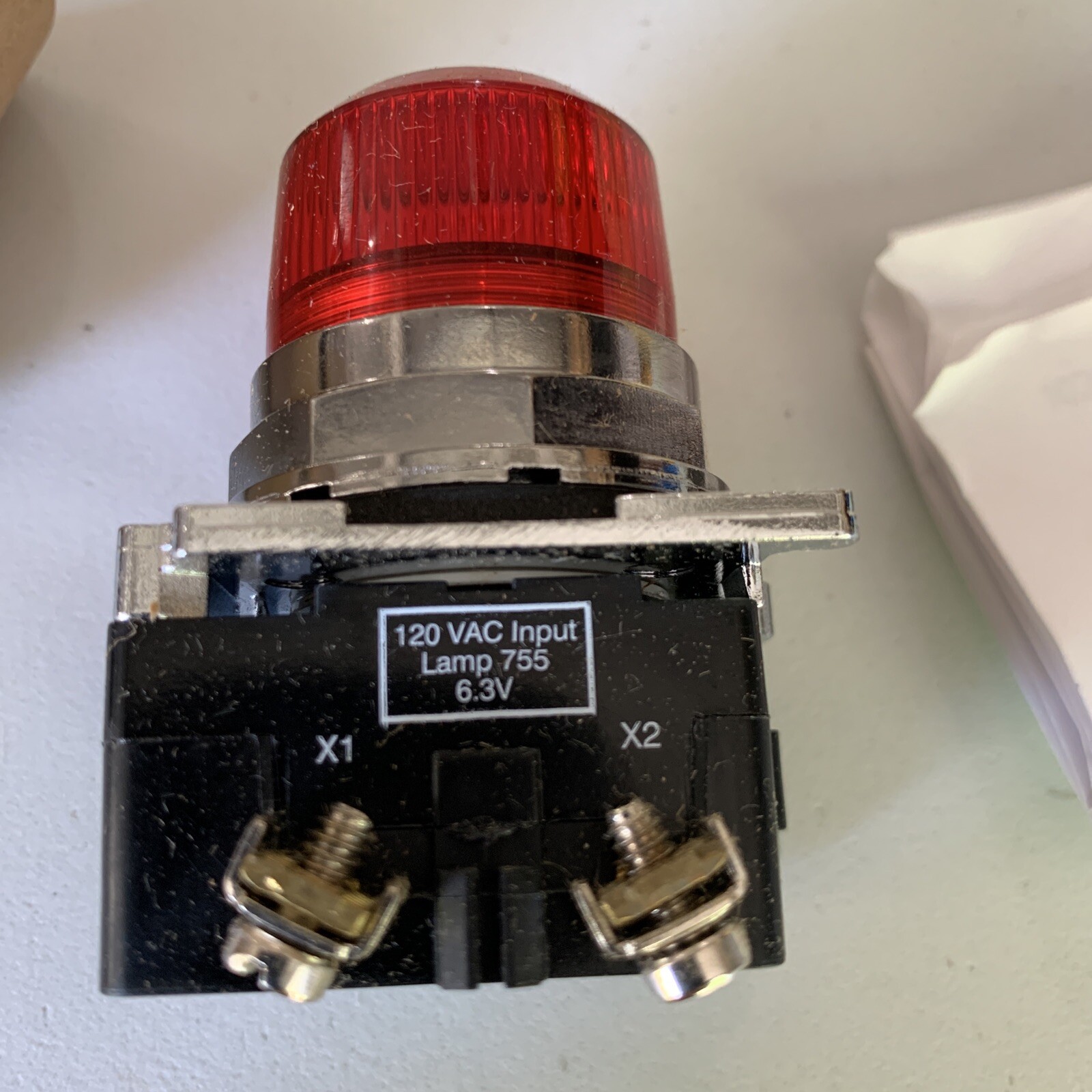 EATON CUTLER HAMMER 10250T181LRP06 120V LED INDICATING LIGHT RED LENS