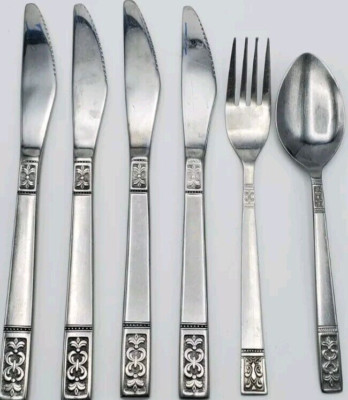 Homequip Hallmark Customcraft Fleur de Lis Flatware Lot Similar Knife Fork Spoon