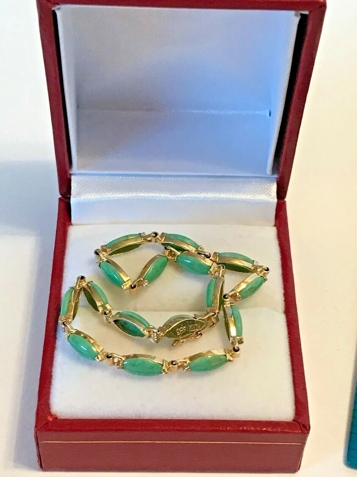 Brazalete sólido de jadeíta verde manzana 14k con pestillo de seguridad  Foto 4 de 4