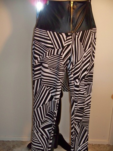 Cleo Apparel Zebra Animal Print Black/White Size Medium - Picture 2 of 4