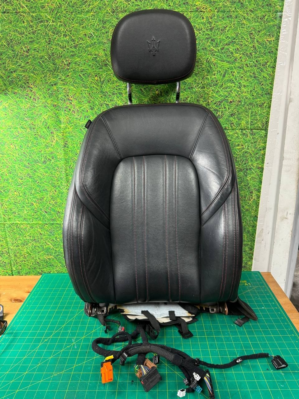 14-17 Maserati Ghibli Front Right Upper Seat Cushion OEM