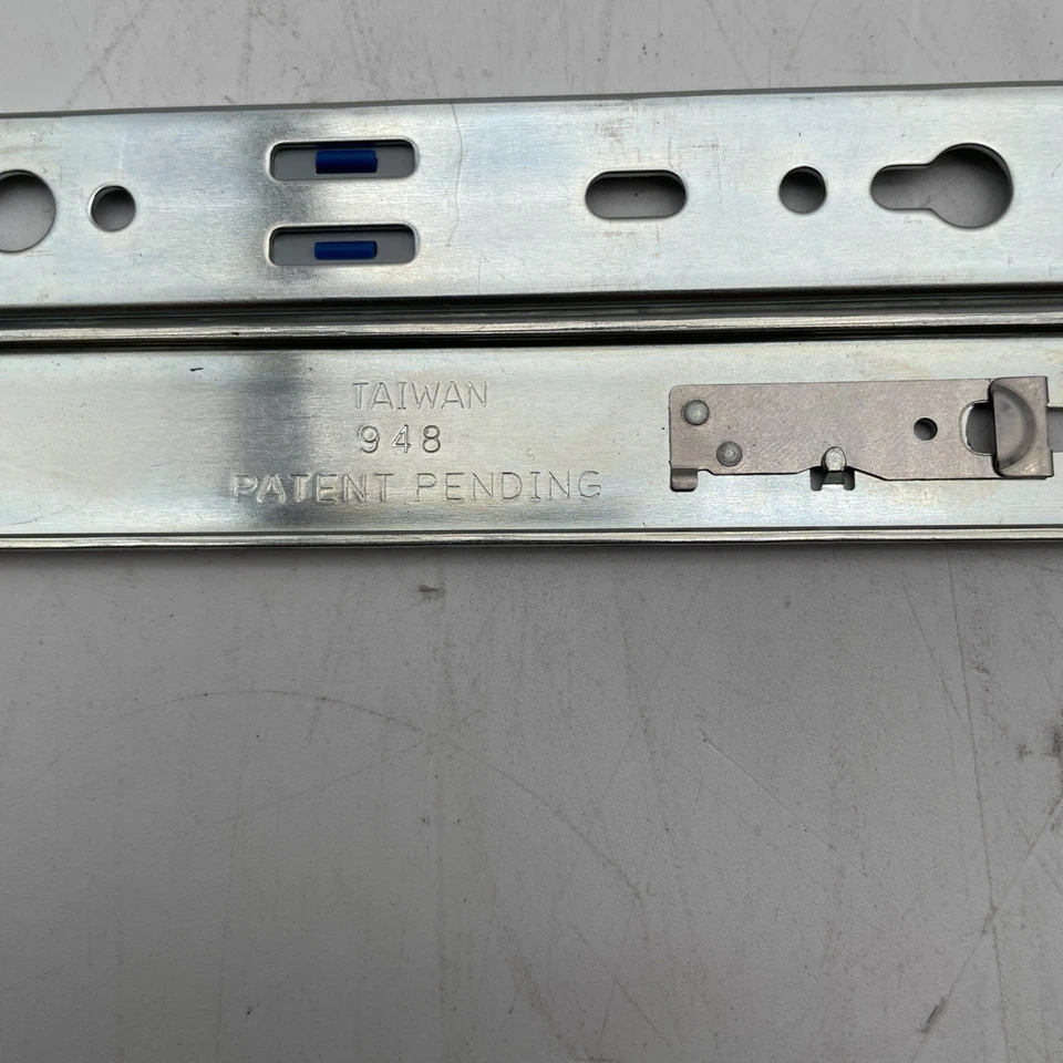 Un par: rieles de montaje en rack King Slide 2048 para servidores Foto 2 de 2