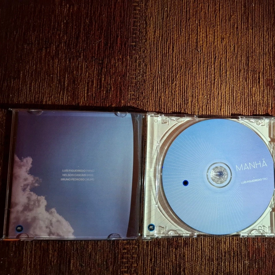 Luis Figueiredo Trio - Manha  (  2011 CD ) Portuguese Jazz Trio - Image 3 of 4