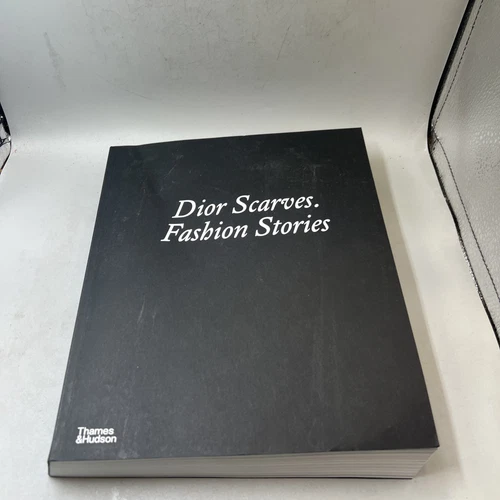 Écharpes Dior : Fashion Stories, Livre de poche par Frisa, Maria Luisa
