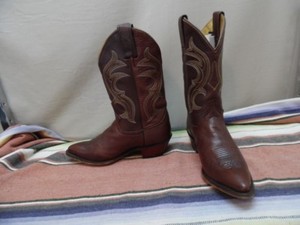 womens round toe justin boots