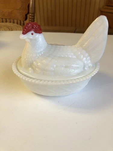 Vintage Westmoreland Milk Glass Hen On Nest 5 1/2” Long