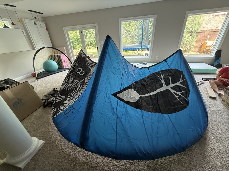 Tona Stratus  8M kite, w/ Bar small hole