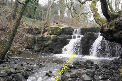 Foto A2 Wasserfall auf Holcombe Bach Ramsbottom Ein Großteil des Baches ist um 2018