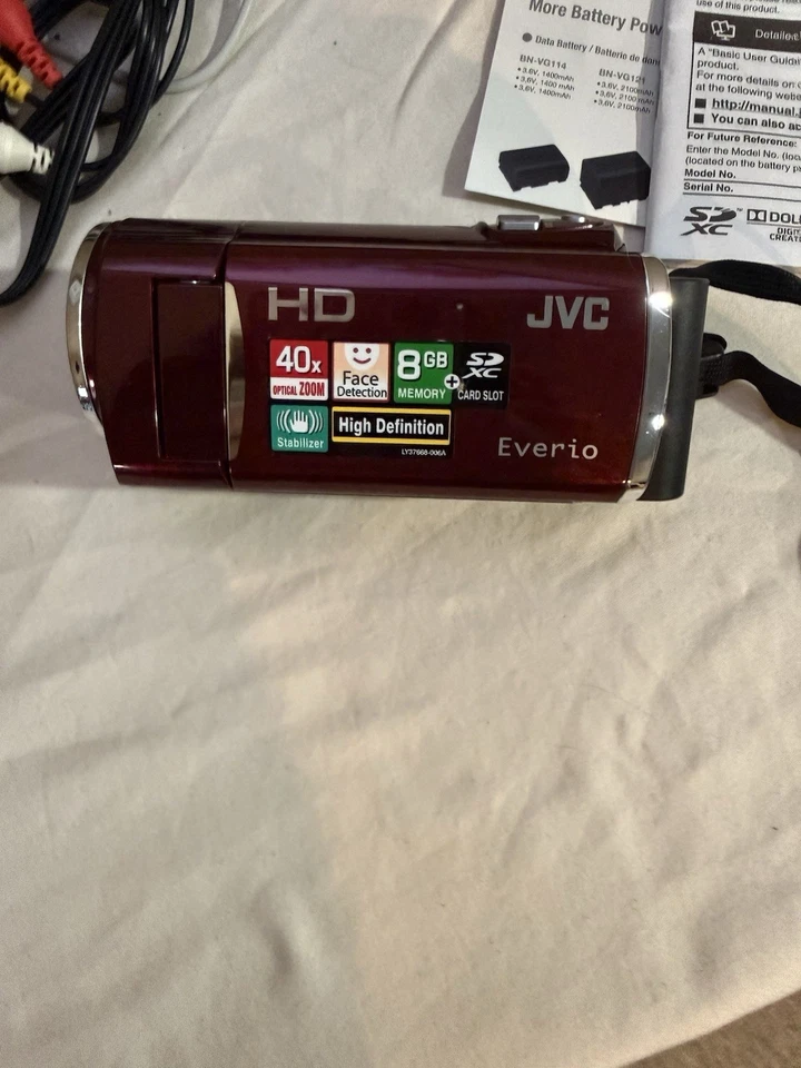 JVC Everio GZ-HM30RU Camcorder + Case Bundle And Bag - Image 2 of 4