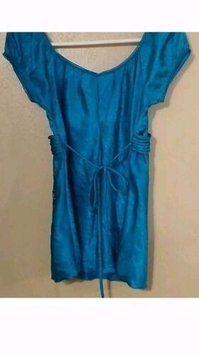Women Blouse - Picture 4 of 4
