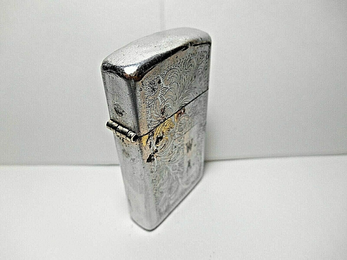 VINTAGE ZIPPO SLIM 1975 CHROME VENETIAN CIGARETTE LIGHTER