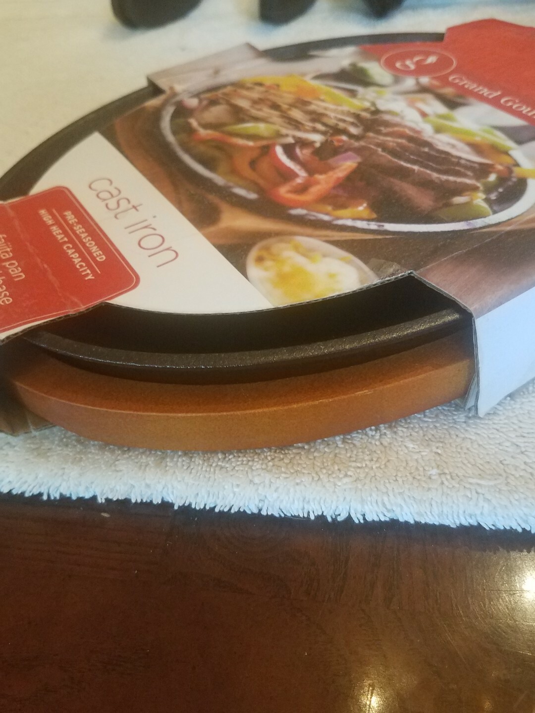 Grand Gourmet Cast Iron PreSeasoned fajita pan with wood base upc