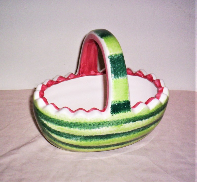 Berkshire Ivy Gardens Large Ceramic Watermelon Bowl Dish w/Handle excellent cond