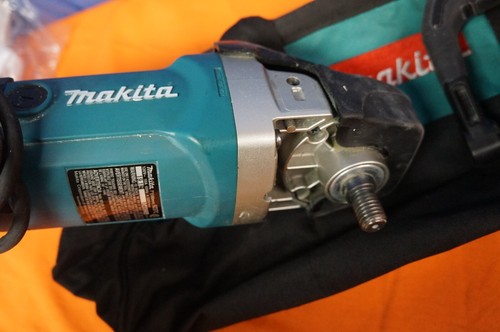 Makita 9237C 7" 10 AMP 120V Variable Speed Polisher Sander W/Case - Picture 5 of 5