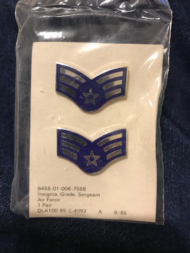 UNIFORM INSIGNIA-U.S.AIR FORCE SRA OR SGT - A PAIR - Picture 1 of 3