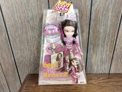 NOS Bratz Play Sportz Race Car Driving Dana Doll ~ Unremoved From Box CLEARANCE