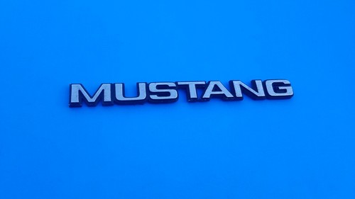 85 86 87 88 89 90 FORD MUSTANG REAR TRUNK LID EMBLEM LOGO BADGE SYMBOL OEM B17