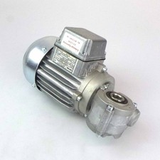 Lenze Getriebemotor SSN31-1UHCR-056C22 0,09 kW/ 1350 r/min NOV
