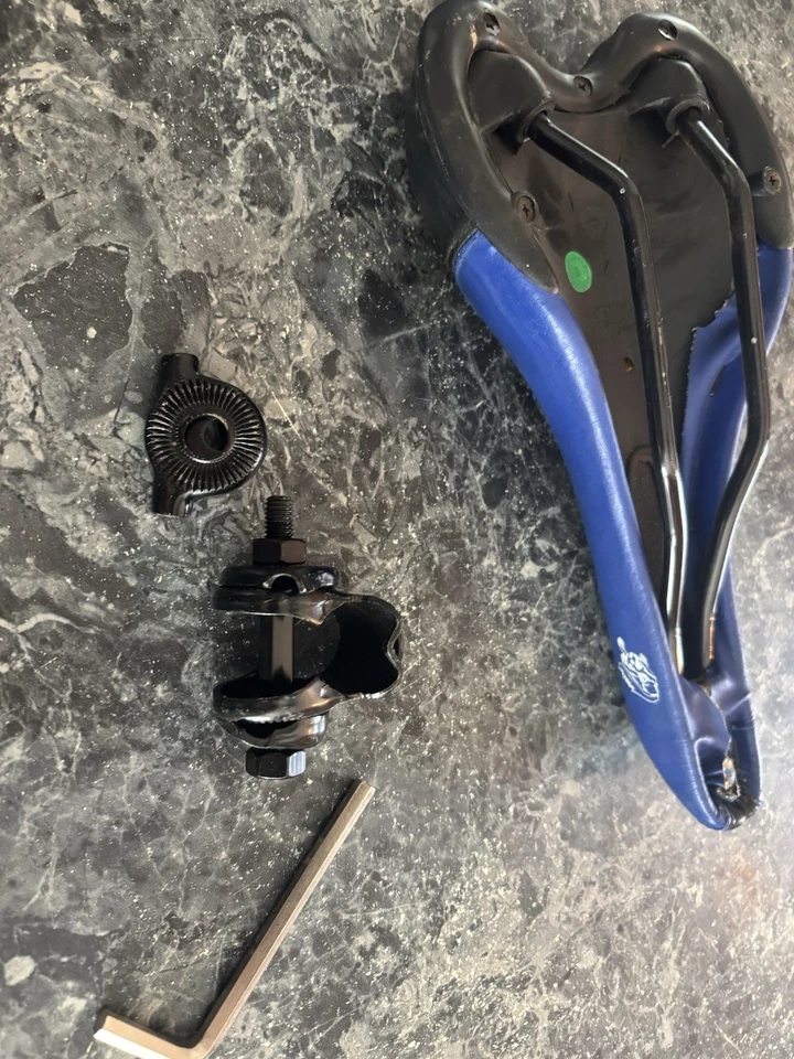 Asiento de bicicleta Mongoose Cionlli 10 pulgadas bicicleta BMX negro alivio de presión de montaña Foto 3 de 4